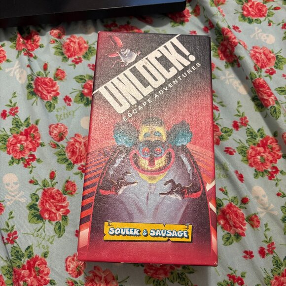 Unlock! Squeek and Sausage - Escape Room Card Game LIKE NEW - Picture 1 of 3